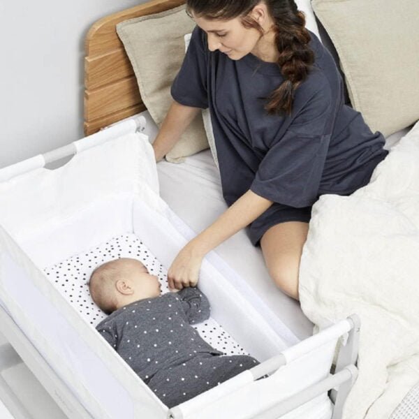 SnuzPod4 Baby Bedside Crib Safety Tested, Breathable Mattress and Dual View Mesh Windows(LxWxH – 100x95x49 cm) From 0 Months and Above – Haze Grey